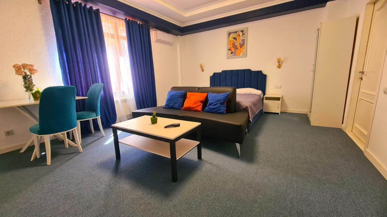 Cryptohotel.Club Алма Ата Екстериор снимка